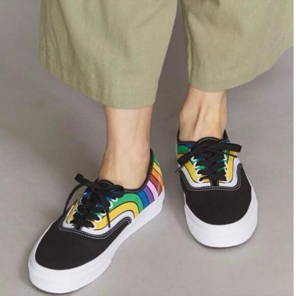 NWB Vans Refract Rainbow Sneakers Women's Size 10 - Picture 2 of 11